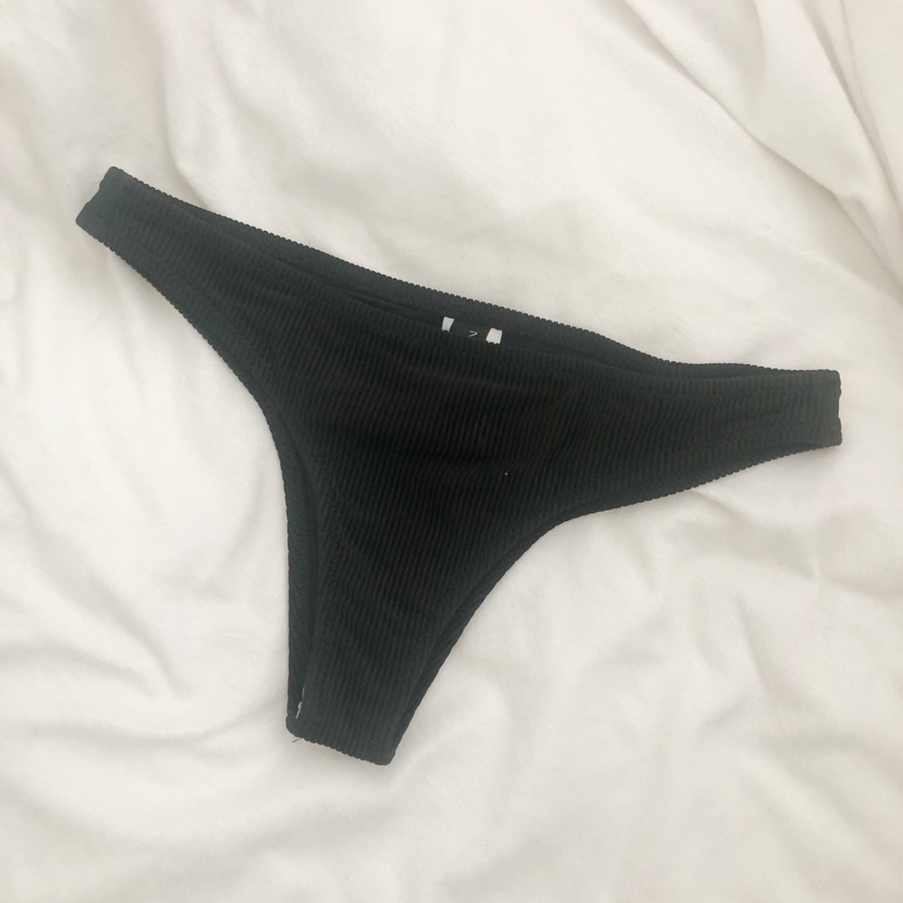 Nasty Gal • Ribbed Bikini Bottoms - Picture 2 of 5